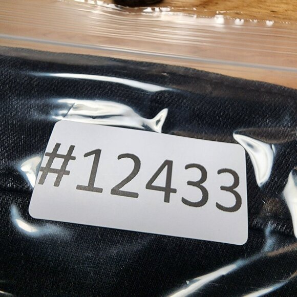 Old Navy Shorts Womens 16 Black High Rise Button Fly Denim Jean *GUC* - Picture 11 of 11